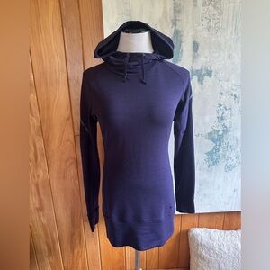 Nike Dri-Fit Women’s Small Deep Purple Hooded Fitted Sweatshirt. Thumb Holes.